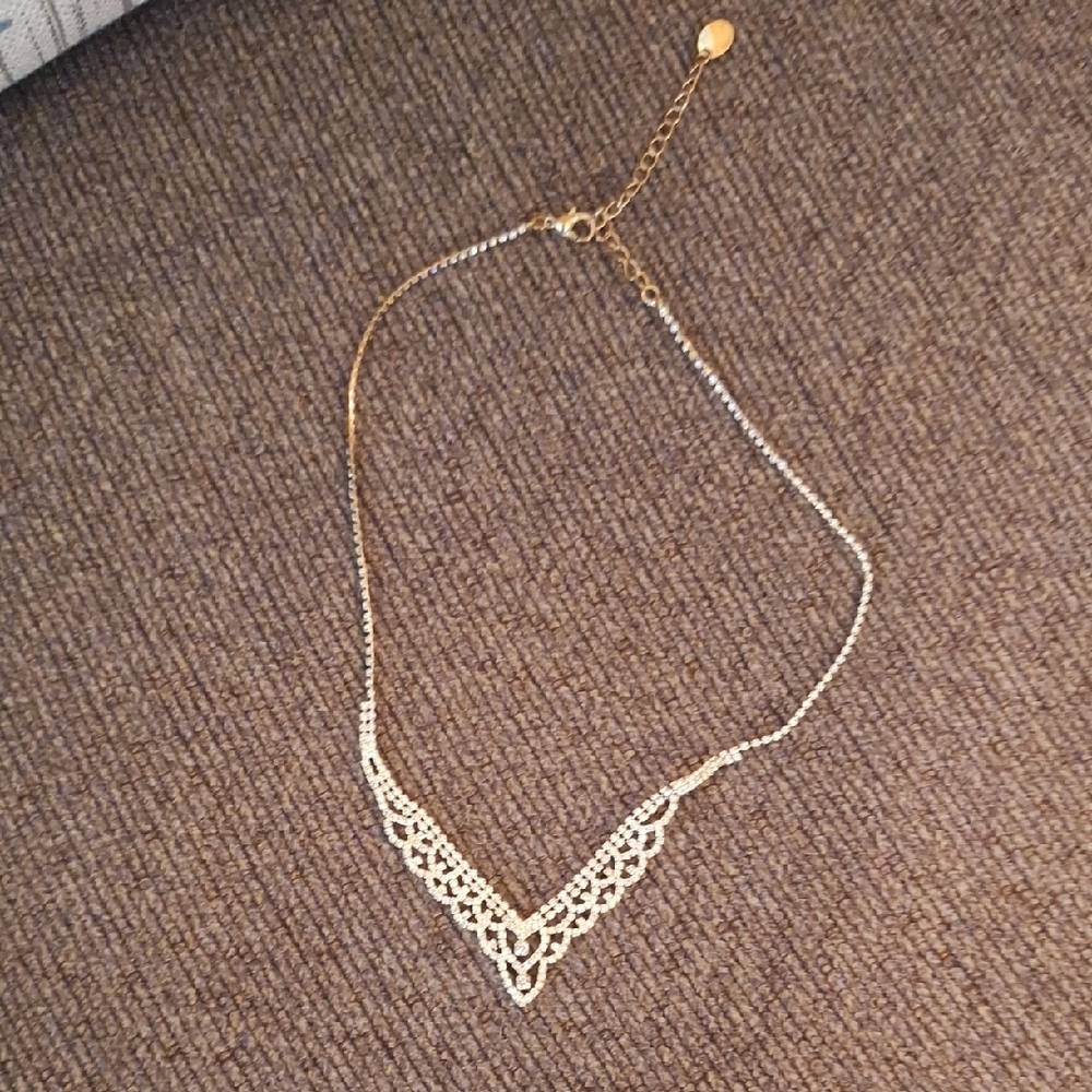 Elegant Gold Necklace for Women.